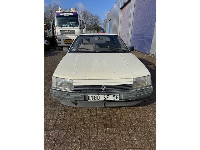 Renault - 25 - classic cars >15 - afbeelding 12 van  23