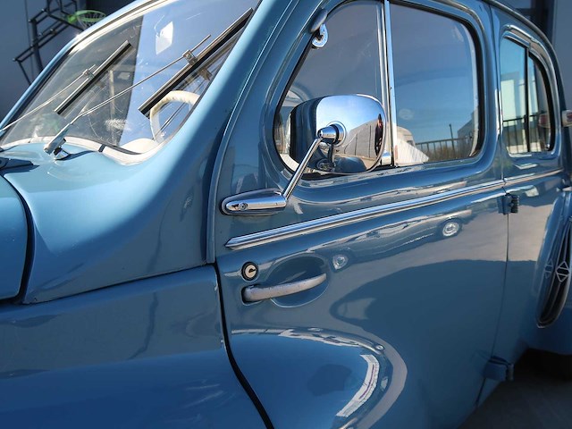 Renault - 4cv - classic cars >15 - afbeelding 18 van  79
