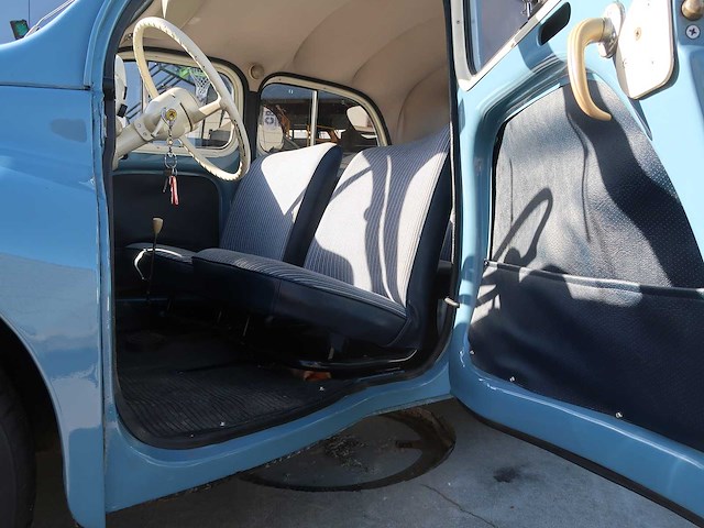 Renault - 4cv - classic cars >15 - afbeelding 38 van  79