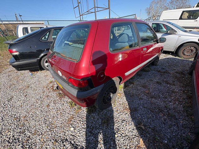 Renault - clio - 1.2 chipie - car - 1997 - afbeelding 6 van  8