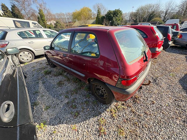 Renault - clio - 1.2 chipie - car - 1997 - afbeelding 8 van  8