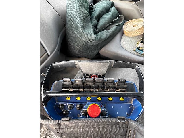 Renault - kerax - truck - 2006 - 6x4 - hmf crane - afbeelding 8 van  41