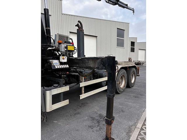 Renault - kerax - truck - 2006 - 6x4 - hmf crane - afbeelding 18 van  41