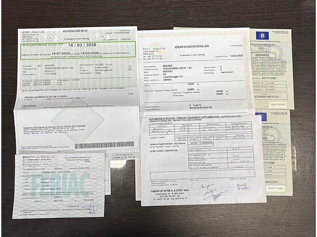 Renault - kerax - truck - 2006 - 6x4 - hmf crane - afbeelding 36 van  41