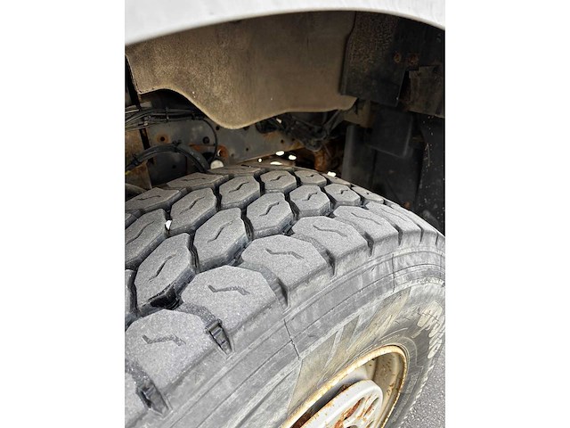 Renault - kerax - truck - 2006 - 6x4 - hmf crane - afbeelding 27 van  29