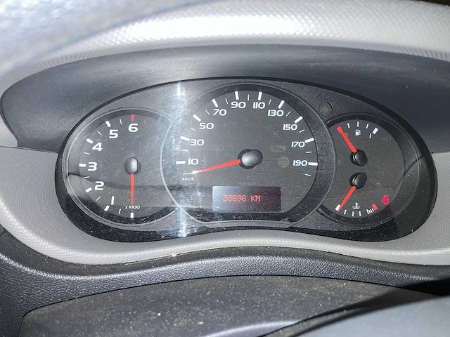 Renault - master - vrachtwagen - afbeelding 10 van  35