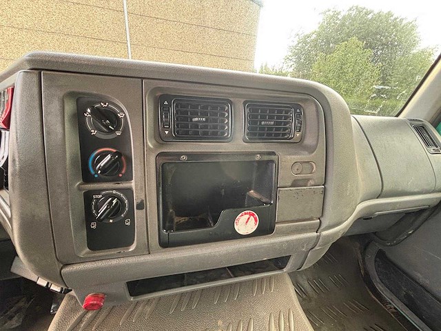 Renault - midlum 2220 cdi - truck - 2005 - afbeelding 17 van  46