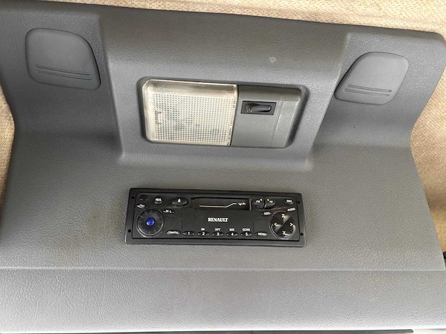 Renault - midlum 2220 cdi - truck - 2005 - afbeelding 19 van  46