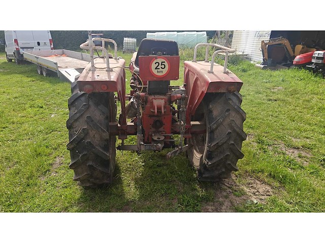 Renault - oldtimer tractor - afbeelding 3 van  16