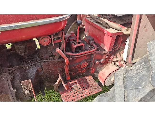 Renault - oldtimer tractor - afbeelding 8 van  16