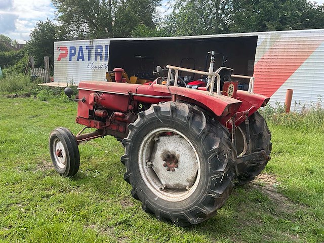 Renault - oldtimer tractor - afbeelding 9 van  16