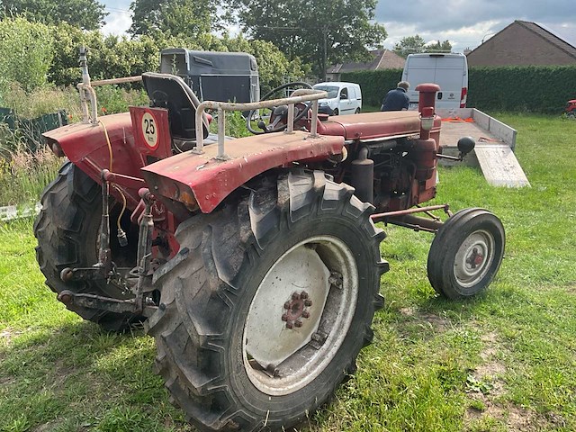 Renault - oldtimer tractor - afbeelding 11 van  16