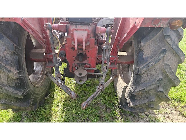 Renault - oldtimer tractor - afbeelding 5 van  6