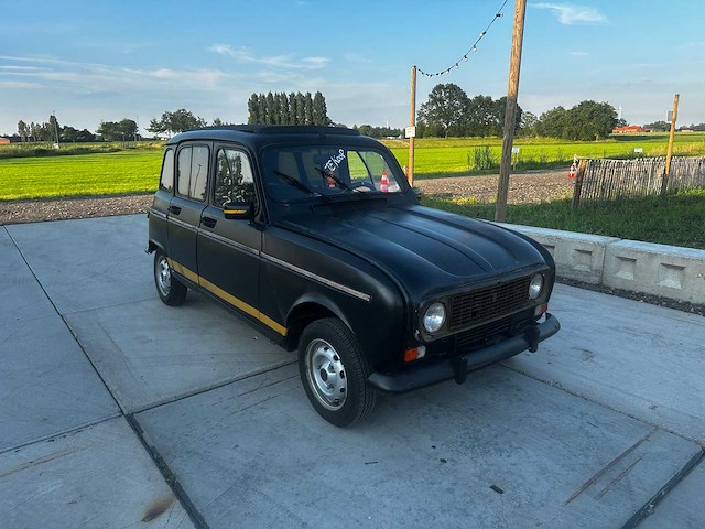 Renault - r4 - oldtimer - afbeelding 4 van  37