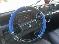Renault - r4 - oldtimer - afbeelding 25 van  37