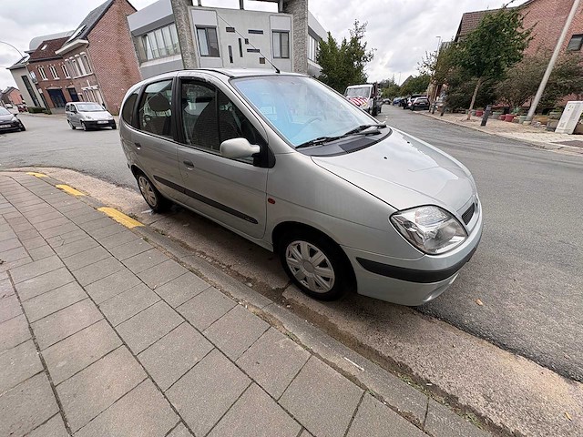 Renault - scénic - 1.6-16v rxe - car - - afbeelding 11 van  15