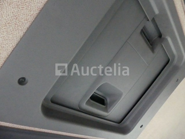 Renault 420dci tractor - (350,565 km) - afbeelding 17 van  26