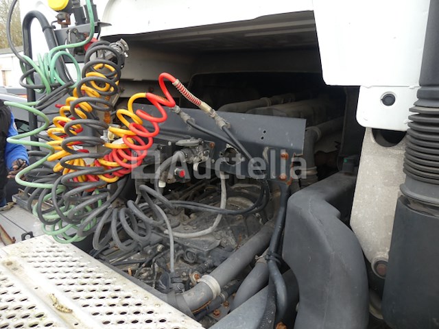 Renault 420dci tractor - (350,565 km) - afbeelding 21 van  26