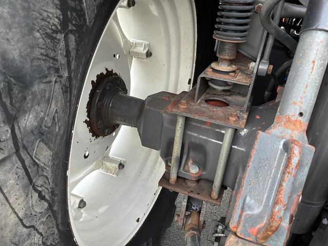 Renault ares 696 rz vierwielaangedreven tractor - afbeelding 4 van  33