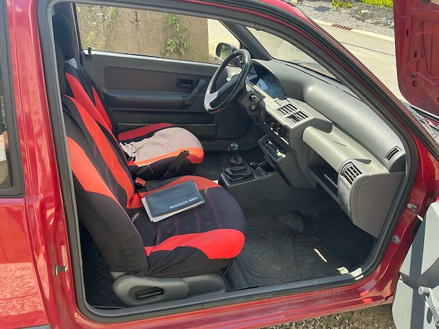 Renault clio 1.2i oldtimer - afbeelding 18 van  34