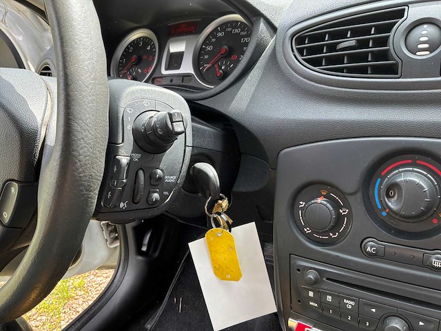 Renault clio bedrijfswagen - afbeelding 17 van  36