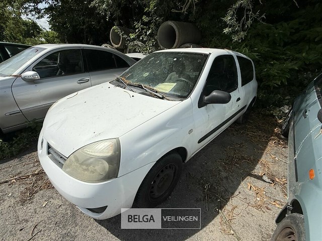 Renault clio, enkel voor vergunninghouders en erkende centra voor verschrotting - afbeelding 10 van  14