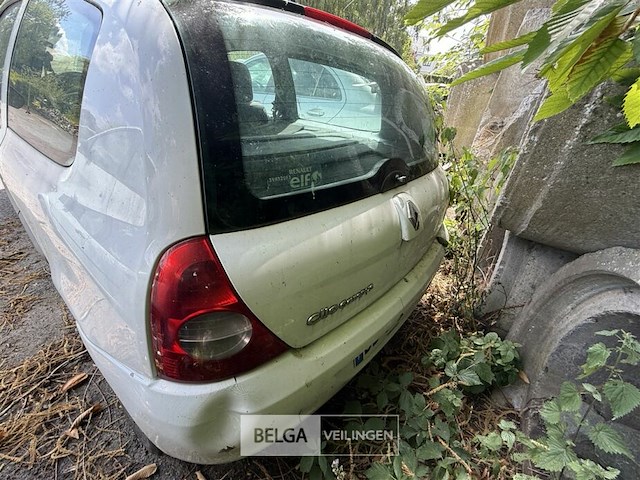 Renault clio, enkel voor vergunninghouders en erkende centra voor verschrotting - afbeelding 11 van  14