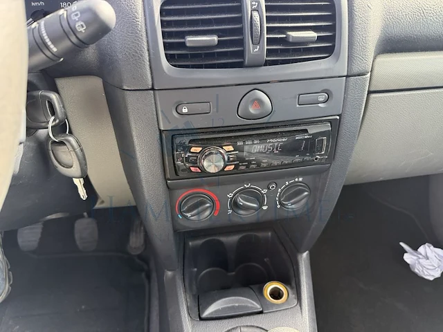 Renault clio iii 1 2i 16v eco generique, 2002 - afbeelding 5 van  32
