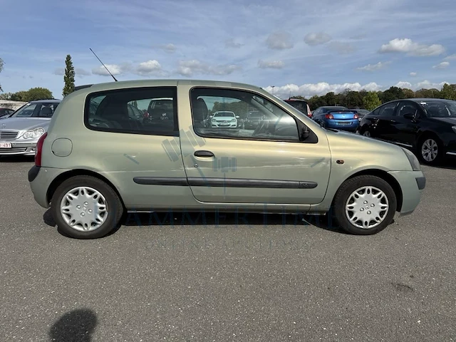 Renault clio iii 1 2i 16v eco generique, 2002 - afbeelding 27 van  32