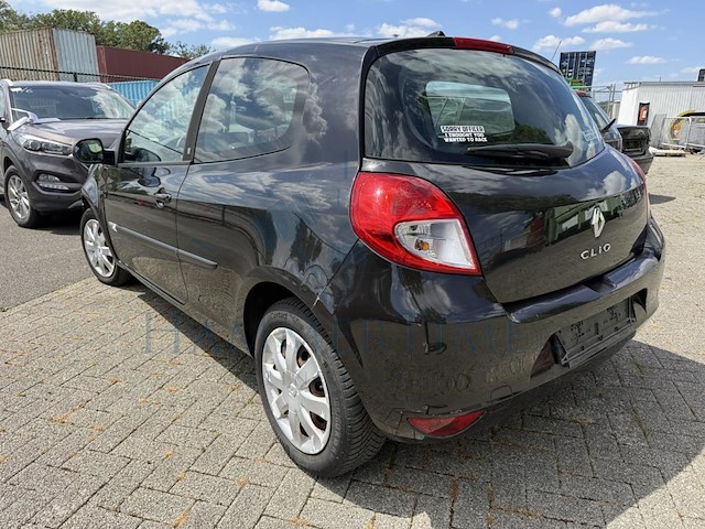Renault clio iii phase 1 5 dci 20th fap, 2011 - afbeelding 27 van  30