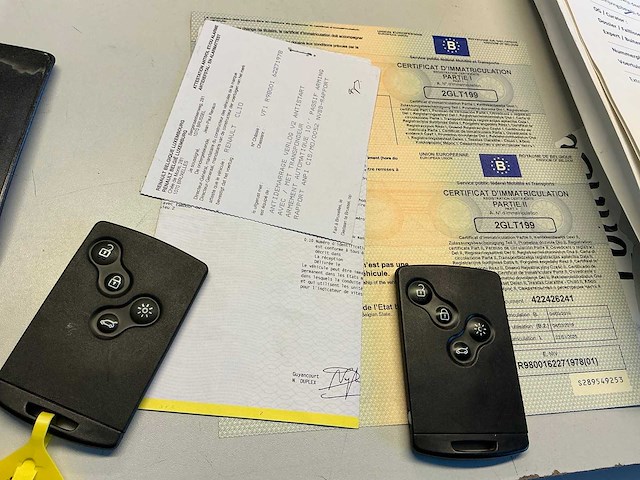 Renault clio personenauto - afbeelding 9 van  13