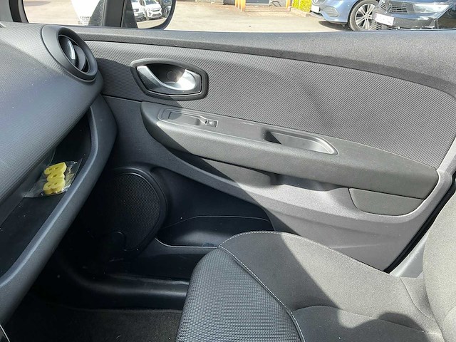 Renault clio personenauto - afbeelding 19 van  25