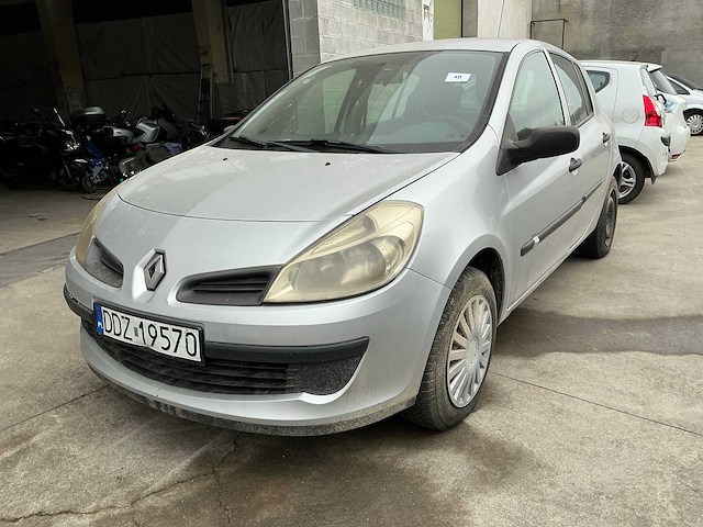 Renault clio personenauto - afbeelding 1 van  12