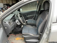 Renault clio personenauto - afbeelding 9 van  12
