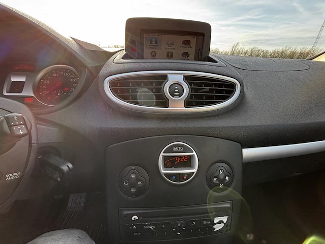 Renault clio sw.phase ii expression, 2010 - afbeelding 5 van  31