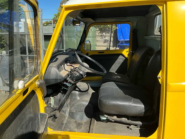 Renault estafette oldtimer - afbeelding 2 van  16