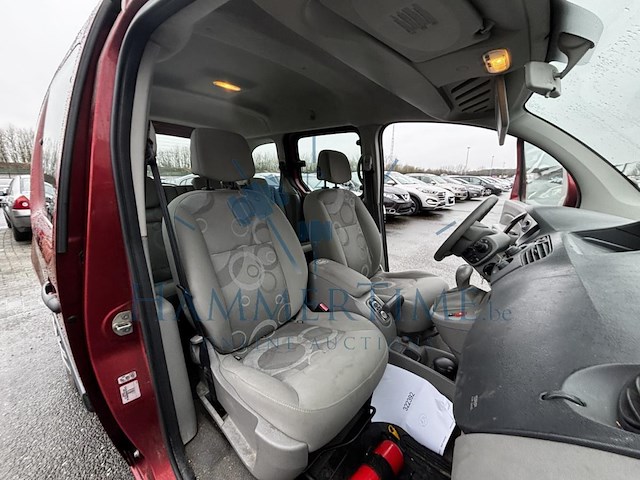 Renault kangoo 2plc 1.6i tomtom edition 105 at, 2010 - afbeelding 21 van  38
