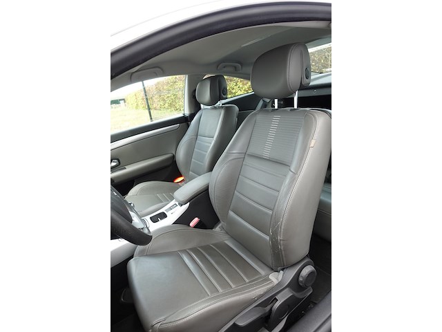 Renault laguna coupé - afbeelding 20 van  24