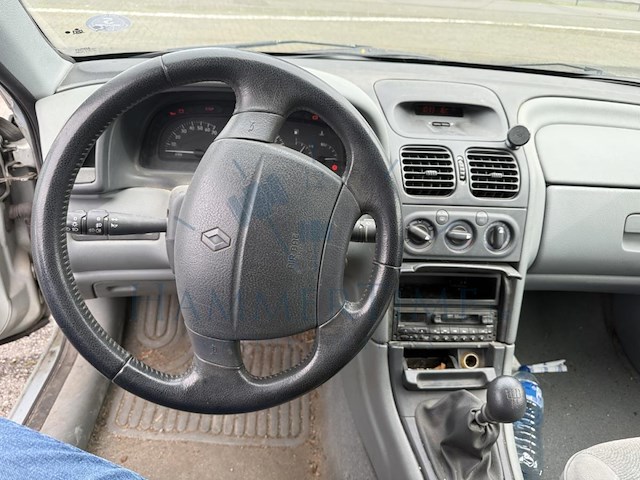 Renault laguna sw 2 phase ii 1.9 dci authentique reference, 2005 - afbeelding 2 van  31