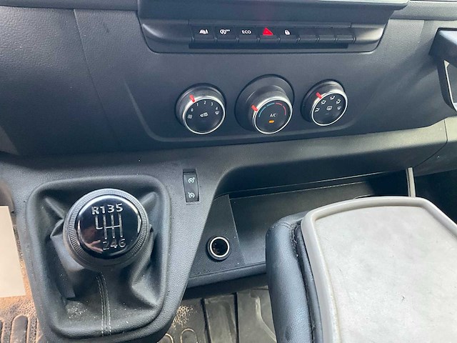 Renault master bedrijfswagen - afbeelding 2 van  37