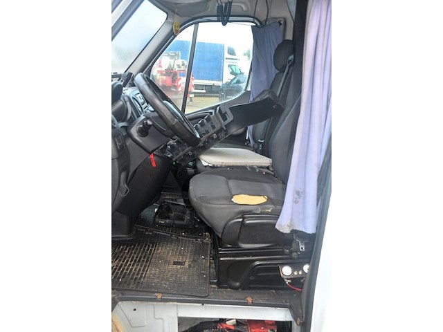 Renault master met oekrains kenteken, chassisnummer vf1vb000259832313, met 1 sleutel en zonder boorddocumenten - afbeelding 6 van  33