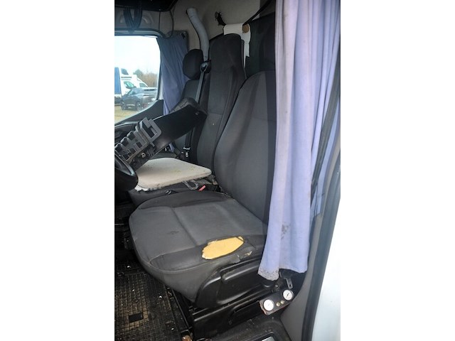 Renault master met oekrains kenteken, chassisnummer vf1vb000259832313, met 1 sleutel en zonder boorddocumenten - afbeelding 7 van  33