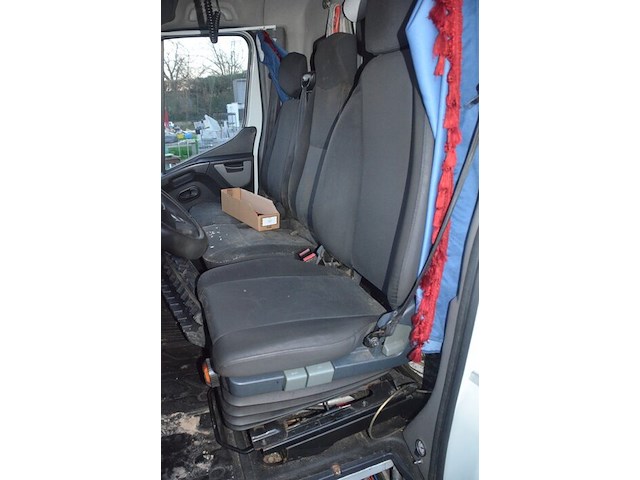 Renault master met oekrains kenteken, chassisnummer vf1vb000957996802, bouwjaar 12/06/2021, met 1 sleutel en boorddocumenten - afbeelding 6 van  31