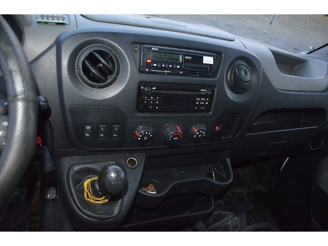 Renault master met oekrains kenteken, chassisnummer vf1vb000957996802, bouwjaar 12/06/2021, met 1 sleutel en boorddocumenten - afbeelding 7 van  31