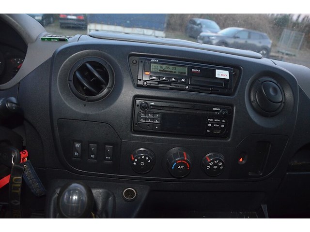 Renault master met oekrains kenteken, chassisnummer vf1vb000957996802, bouwjaar 12/06/2021, met 1 sleutel en boorddocumenten - afbeelding 8 van  31