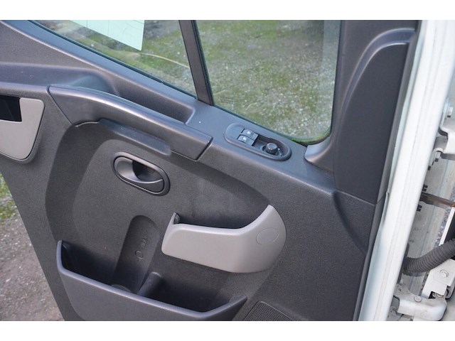 Renault master met oekrains kenteken, chassisnummer vf1vbu4z255772429, bouwjaar 11/06/2019, met 1 sleutel en boorddocumenten - afbeelding 9 van  32