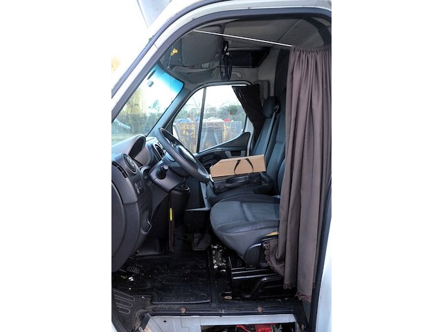 Renault master met oekrains kenteken, chassisnummer vf1vbu4z255772429, bouwjaar 11/06/2019, met 1 sleutel en boorddocumenten - afbeelding 32 van  32