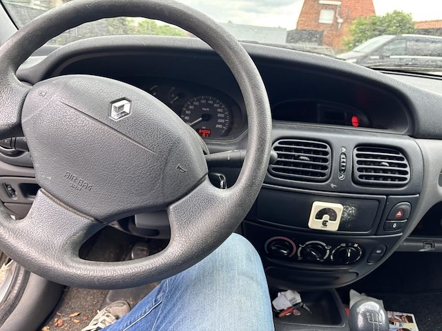 Renault megane, 1999 - afbeelding 7 van  34