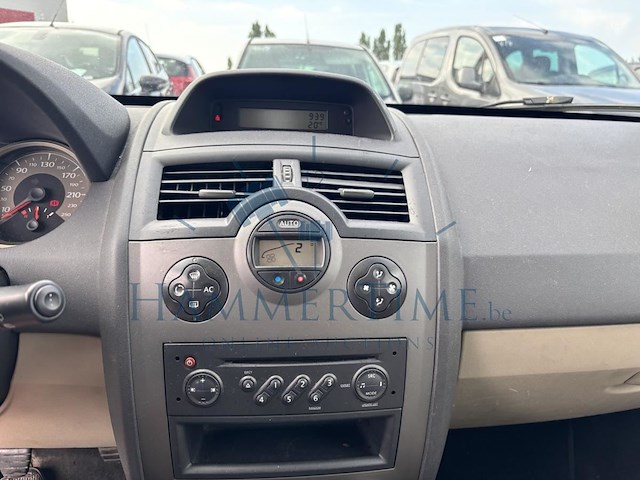Renault megane berline 2 phase ii 1.6i 16v dynamique, 2006 - afbeelding 8 van  51