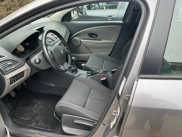 Renault megane personenauto - afbeelding 4 van  13